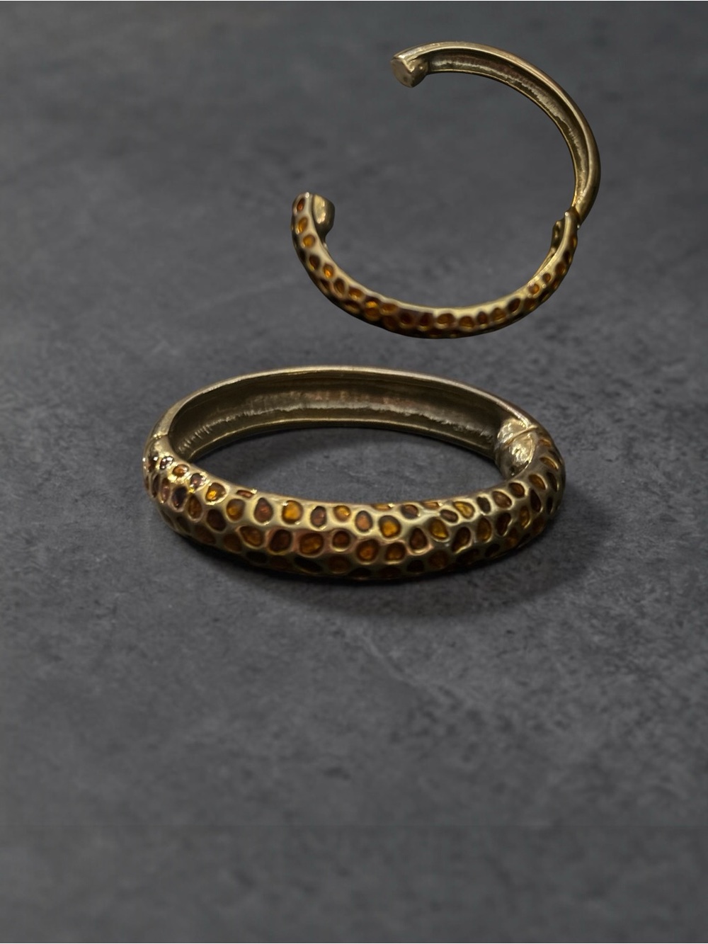 Elegant vintage Gold Bracelet with rhinestones - Picture 5 of 6